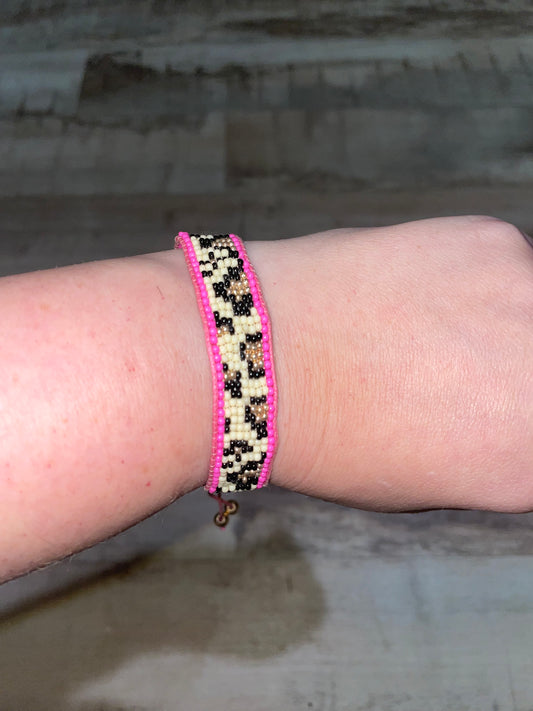Leopard & Pink seed bead bracelet
